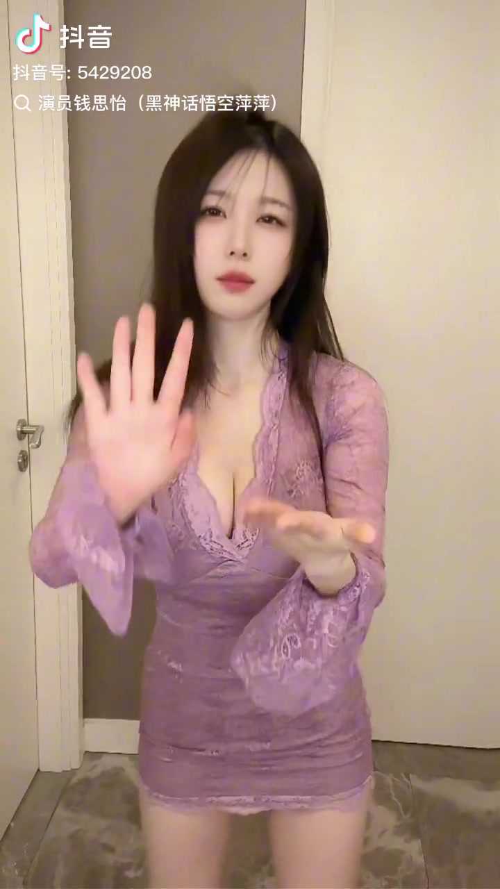 mk体育平台网页版入口黑神话美女演员钱思怡晒热舞视频：紧身小妈裙 暴力身材一览无遗！